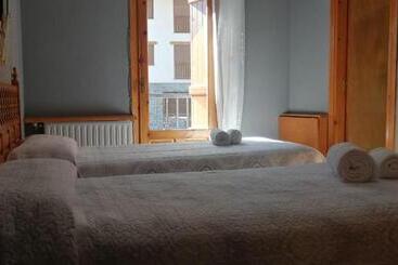 Hostal Los Valles - Bielsa