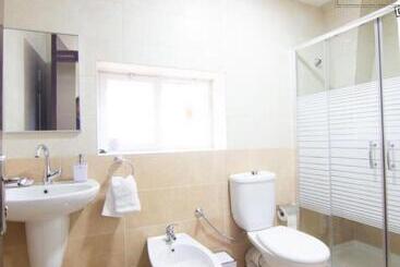 پانسیون Mary S Guest House