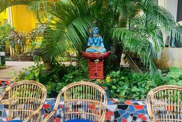 پانسیون Swati