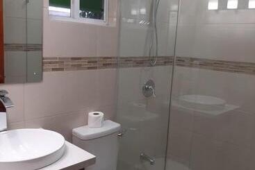 هاستل Pesheres Inn & Spa