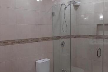 هاستل Pesheres Inn & Spa