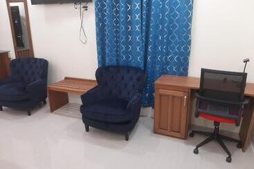 هاستل Pesheres Inn & Spa