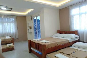 هاستل Visita Highland Inn