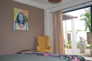 تختخواب و صبحانه Casa La Rayanna