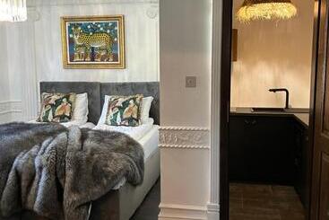 تختخواب و صبحانه Safari House   Wisła