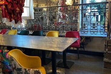 تختخواب و صبحانه Safari House   Wisła