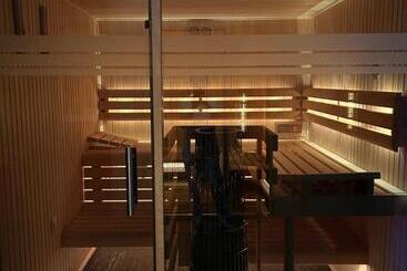تختخواب و صبحانه Safari House   Wisła