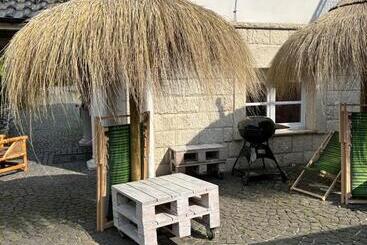تختخواب و صبحانه Safari House   Wisła
