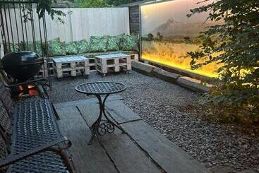 تختخواب و صبحانه Safari House   Wisła