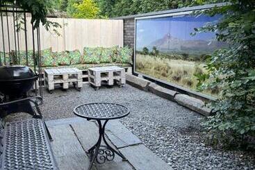 تختخواب و صبحانه Safari House   Wisła
