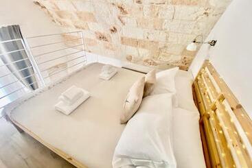 تختخواب و صبحانه Stella Marina Luxury