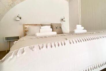 تختخواب و صبحانه Stella Marina Luxury