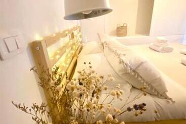 تختخواب و صبحانه Stella Marina Luxury