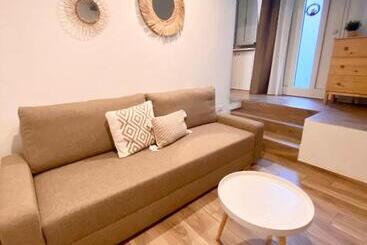 تختخواب و صبحانه Stella Marina Luxury
