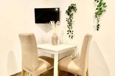 تختخواب و صبحانه Stella Marina Luxury