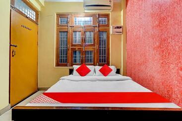 Flagship Hotel Royal