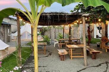 Hostel Flakos