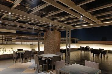 בית מלון כפרי Clarks Inn Express , Dehradun