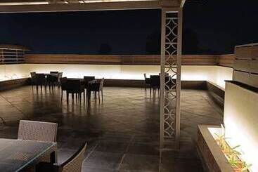 בית מלון כפרי Clarks Inn Express , Dehradun