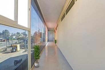 هتل Flagship Sri Sai Boarding And Lodging