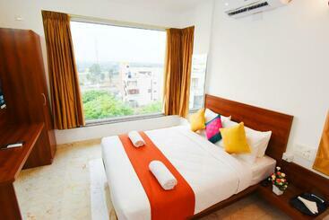 هتل Keerthis Royal Suites Kempegowda International Airport