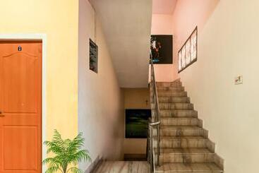 هتل Oyo Flagship 80564 The Central Guest House
