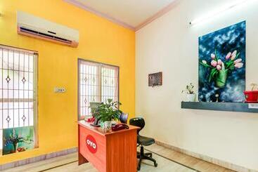 هتل Oyo Flagship 80564 The Central Guest House