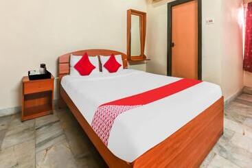 هتل Oyo Flagship 80564 The Central Guest House