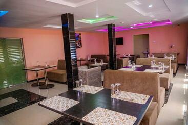 Prinaj Hotel & Resort