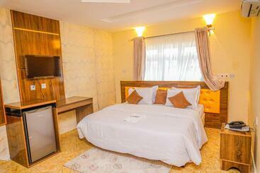 Prinaj Hotel & Resort