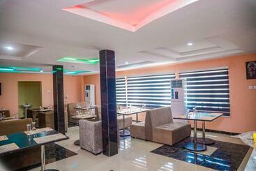 Prinaj Hotel & Resort