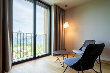 هتل Stoos Lodge