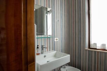 پانسیون La Rosa Rooms & Holiday Home