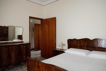 پانسیون La Rosa Rooms & Holiday Home