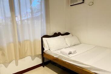 پانسیون Lara S Guesthouse Siargao