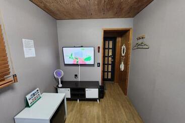 پانسیون Leehakjang Guesthouse