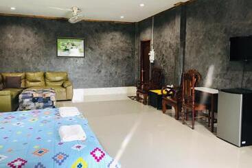 پانسیون Xaythone Guest House