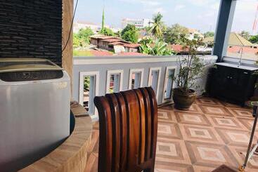 پانسیون Xaythone Guest House