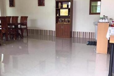 پانسیون Xaythone Guest House