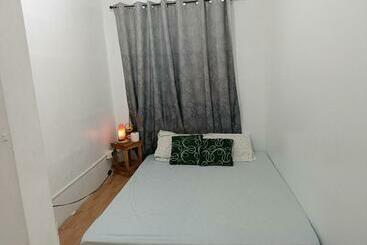 تختخواب و صبحانه Amigas Lodge
