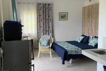 تختخواب و صبحانه Cosy Corner