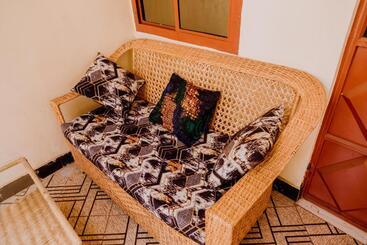 تختخواب و صبحانه Kisanga Homestay