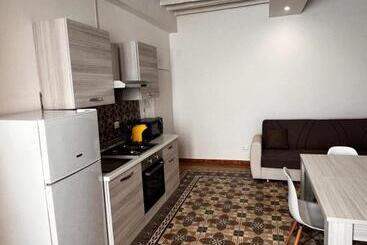 تختخواب و صبحانه Lb Home