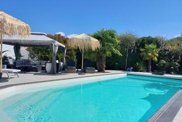تختخواب و صبحانه Suites By Aix Keys Avec Jacuzzi Privatif 5 Min Des Plages Fouras