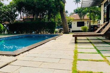 Cherai Lake Resort
