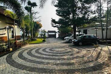 Cherai Lake Resort