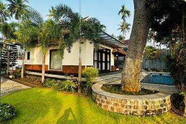 Cherai Lake Resort
