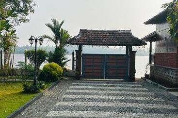 Cherai Lake Resort