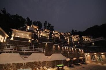 ホテル 360 South, Khandala