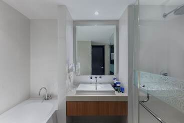 هتل Aston Inn Cilacap
